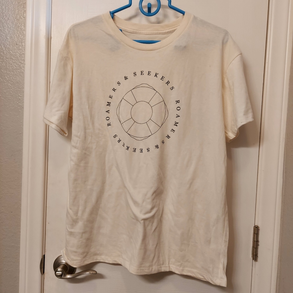 Roamers & seekers tshirt nwot